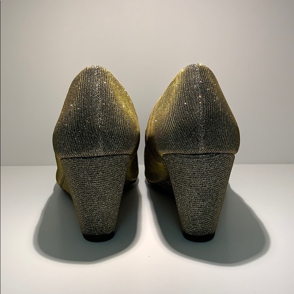 Shimmery wedges - Picture 3 of 3